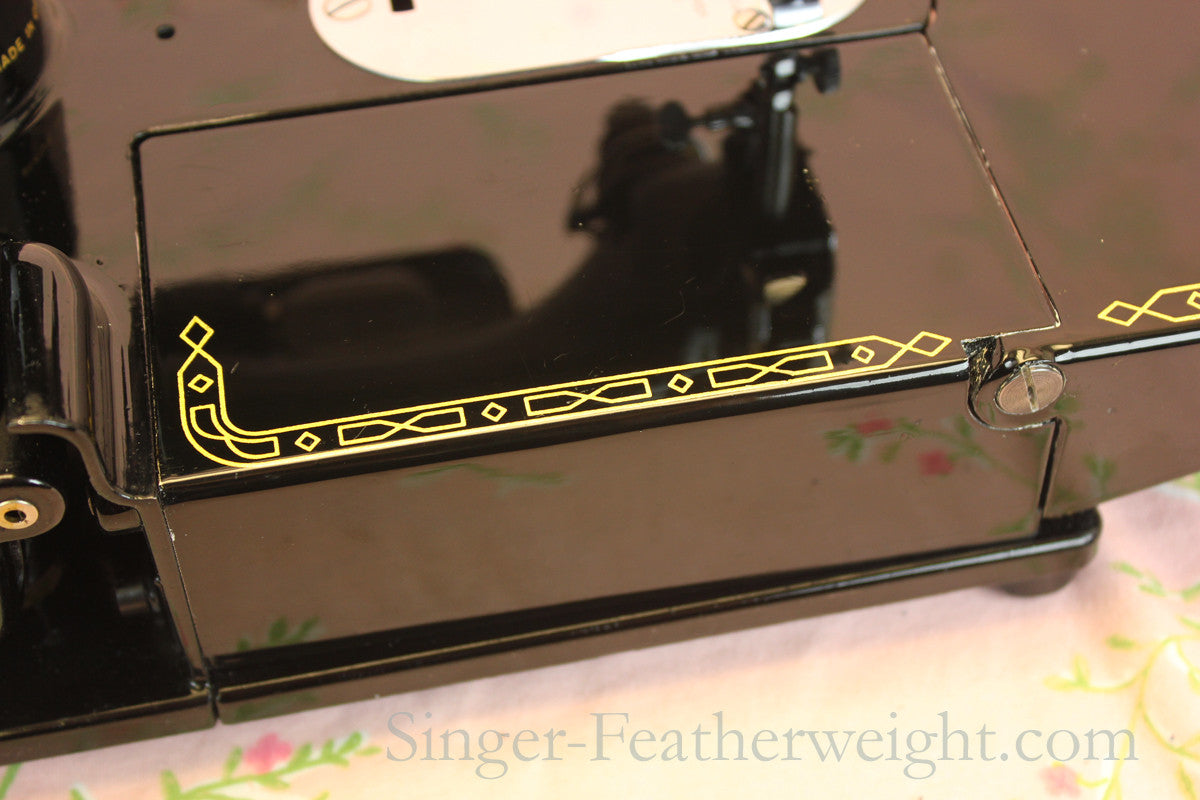 Singer Featherweight 222K Sewing Machine