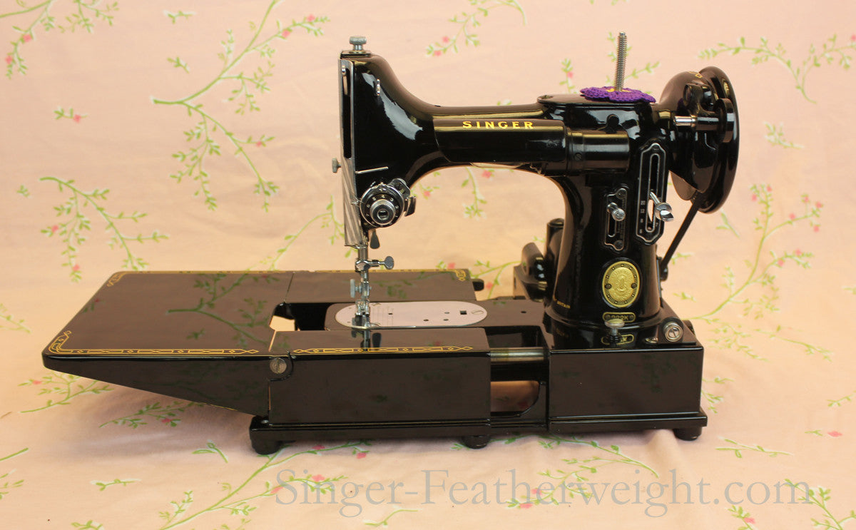 Singer Featherweight 222K Sewing Machine