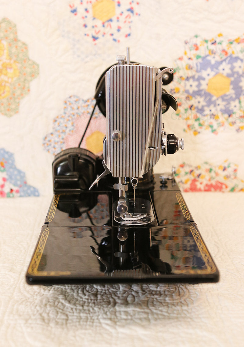 Singer Featherweight 222K Sewing Machine EP541***