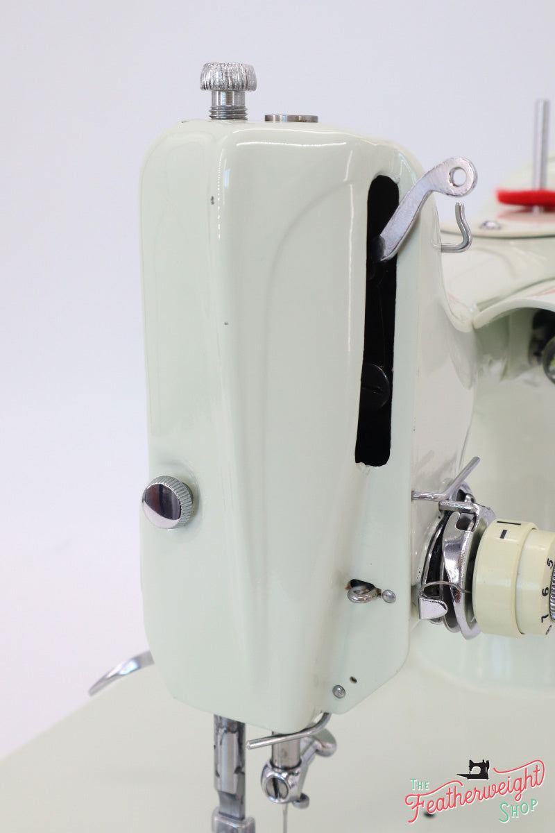 Singer Featherweight 221K Sewing Machine, WHITE EY844***