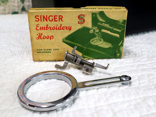 Load image into Gallery viewer, Singer Featherweight 222K Sewing Machine, RED &quot;S&quot; EP5428**