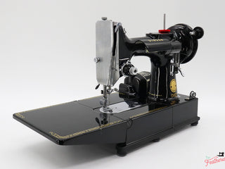 Load image into Gallery viewer, Singer Featherweight 222K Sewing Machine EJ9107**