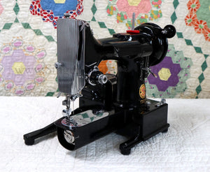 Singer Featherweight 222K Sewing Machine, RED "S" EP5428**