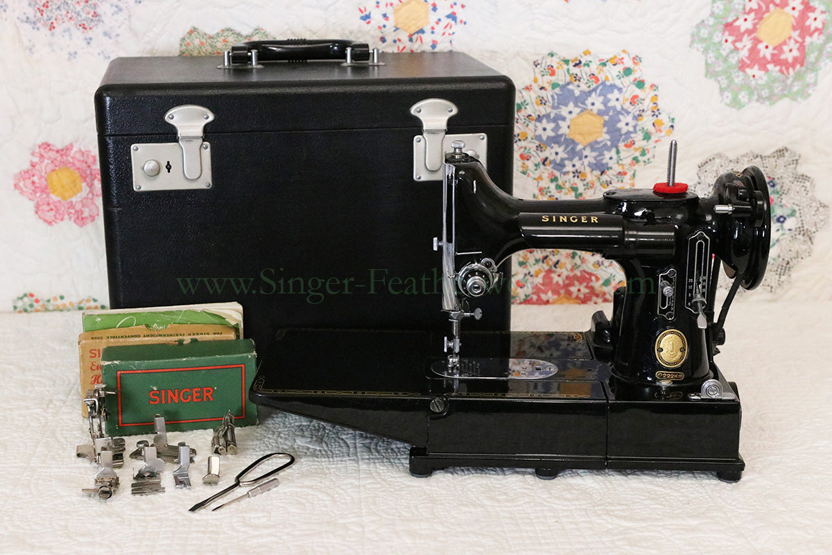 Singer Featherweight 222K Sewing Machine EM6028***