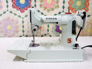 Load image into Gallery viewer, Singer Featherweight 221K Sewing Machine, WHITE EV903***