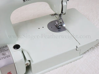 Load image into Gallery viewer, Singer Featherweight 221K Sewing Machine, WHITE EV903***