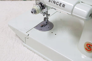 Singer Featherweight 221K Sewing Machine, WHITE EV903***