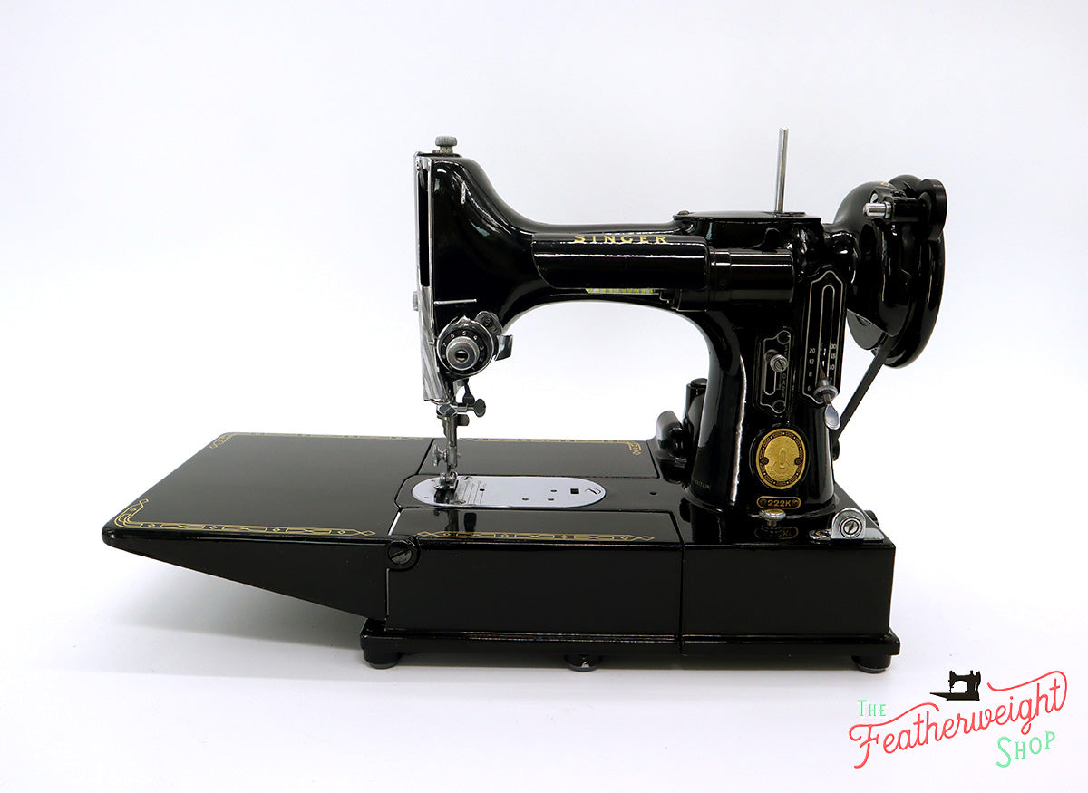 Singer Featherweight 222K Sewing Machine EM9612**