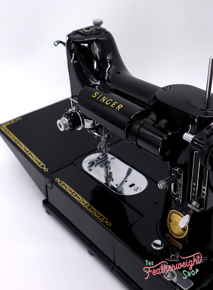 Singer Featherweight 222K Sewing Machine EM9612**