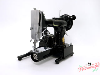 Load image into Gallery viewer, Singer Featherweight 222K Sewing Machine EM9612**