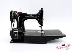 Singer Featherweight 221 Sewing Machine, AL180***