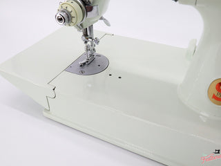 Load image into Gallery viewer, Singer Featherweight 221 Sewing Machine, WHITE EV985***