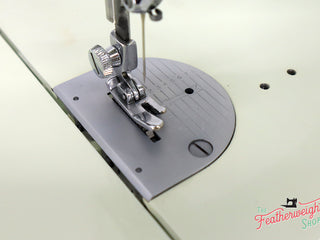 Load image into Gallery viewer, Singer Featherweight 221 Sewing Machine, WHITE EV928*** - ORIGINAL BOX