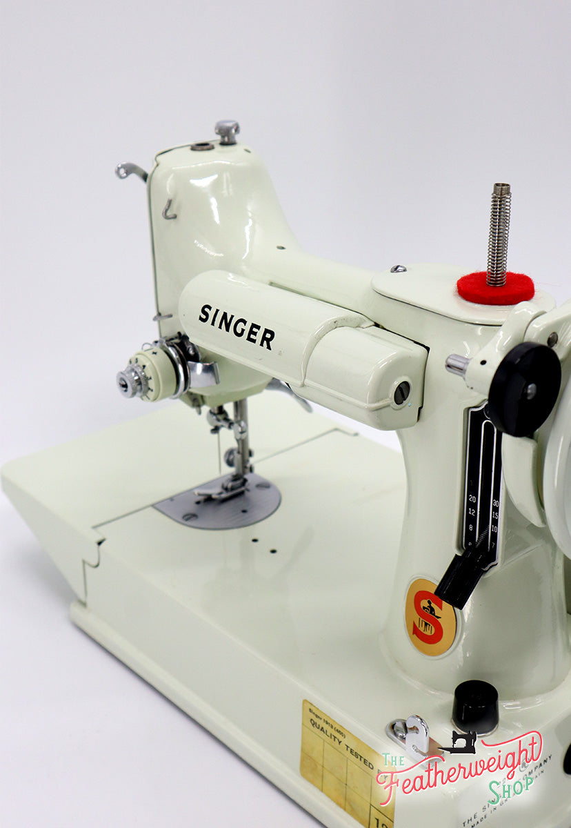 Singer Featherweight 221 Sewing Machine, WHITE EV928*** - ORIGINAL BOX