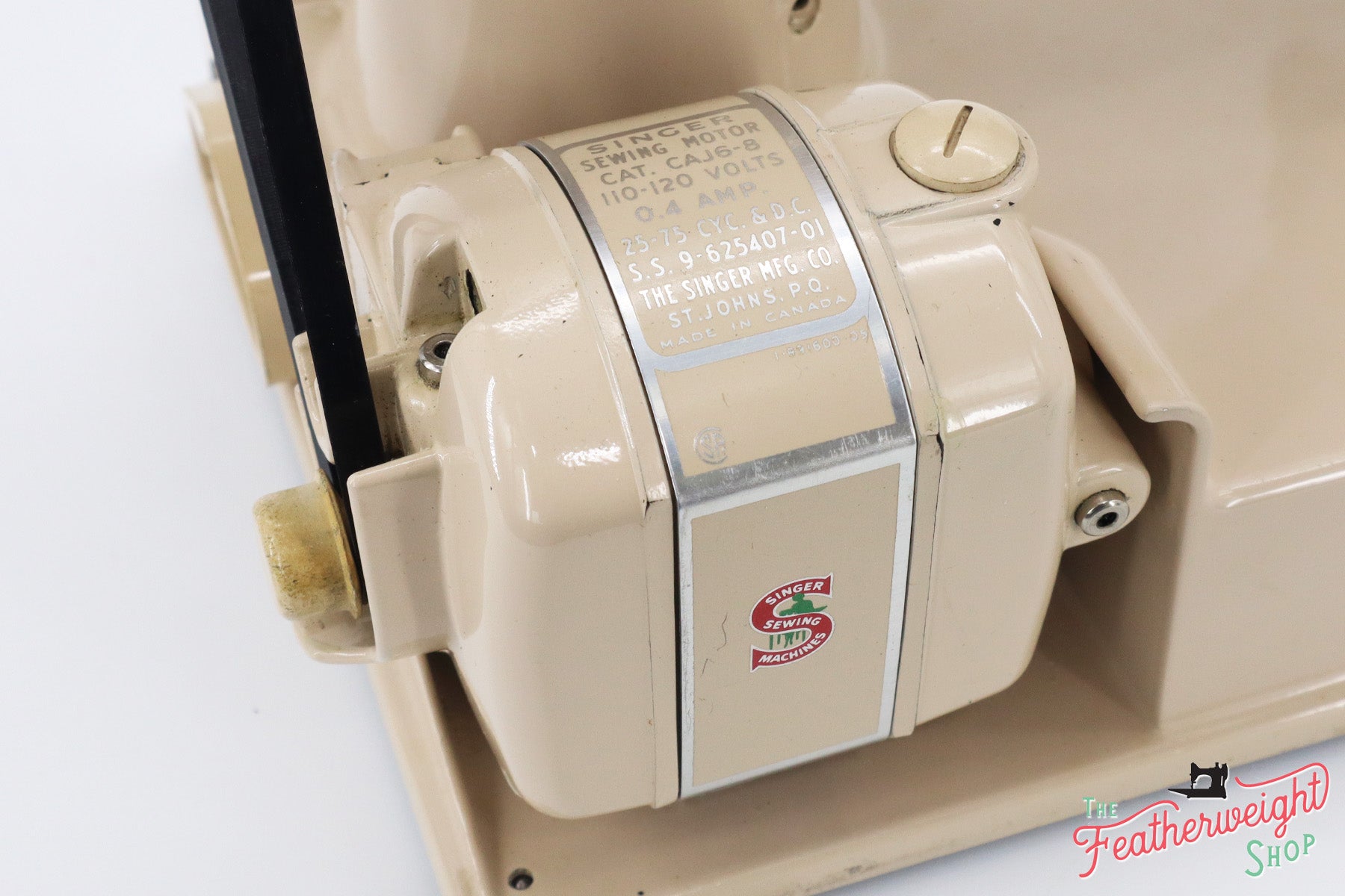 Singer Featherweight 221 Sewing Machine, TAN JE1579**