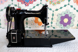 Singer Featherweight 221K Sewing Machine, EH378***