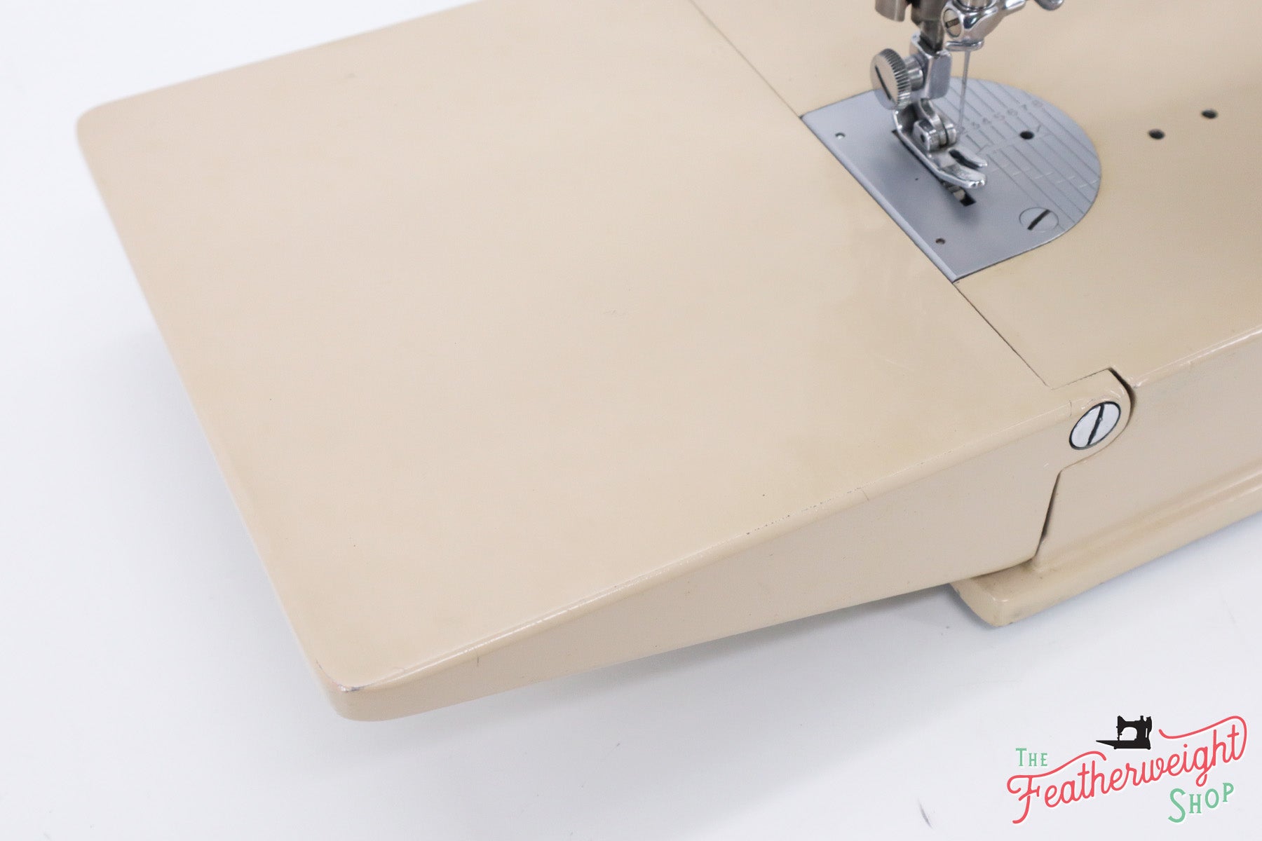 Singer Featherweight 221 Sewing Machine, TAN JE1579**