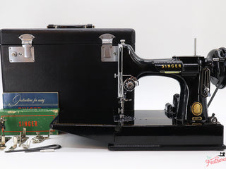 Load image into Gallery viewer, Singer Featherweight 221 1955 - AL946***
