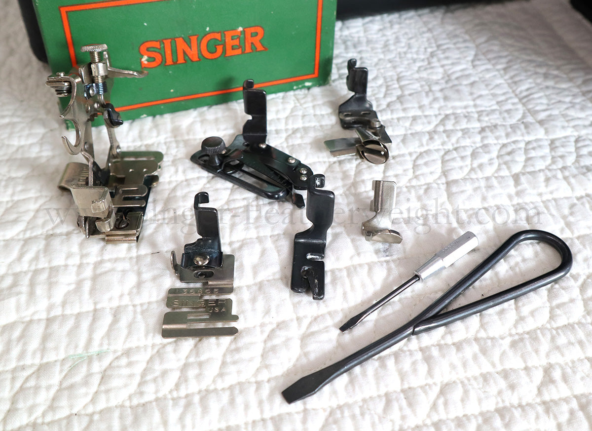 Singer Featherweight 221 Sewing Machine, Rare BLACKSIDE AG012***