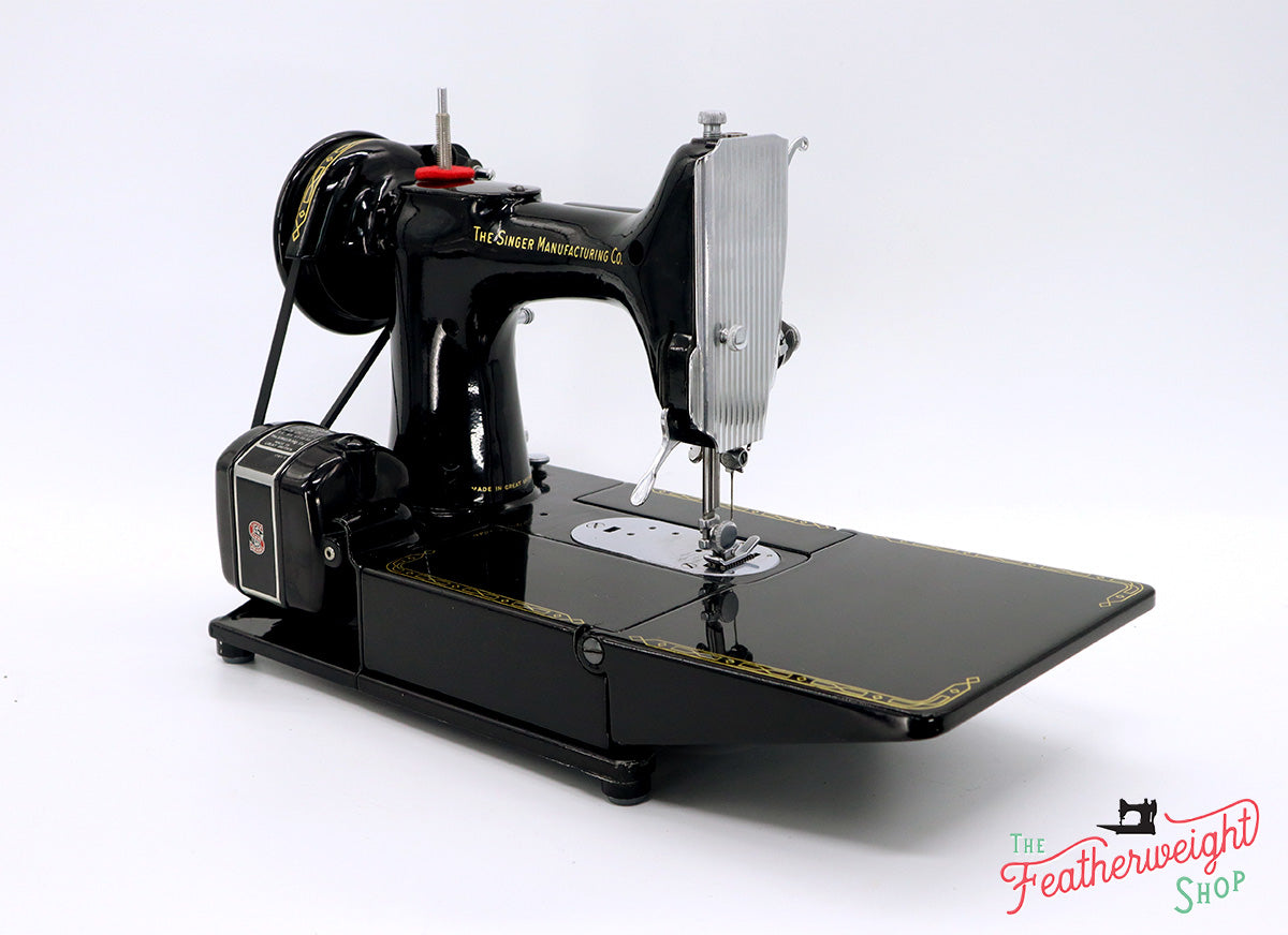 Singer Featherweight 222K Sewing Machine EL185***