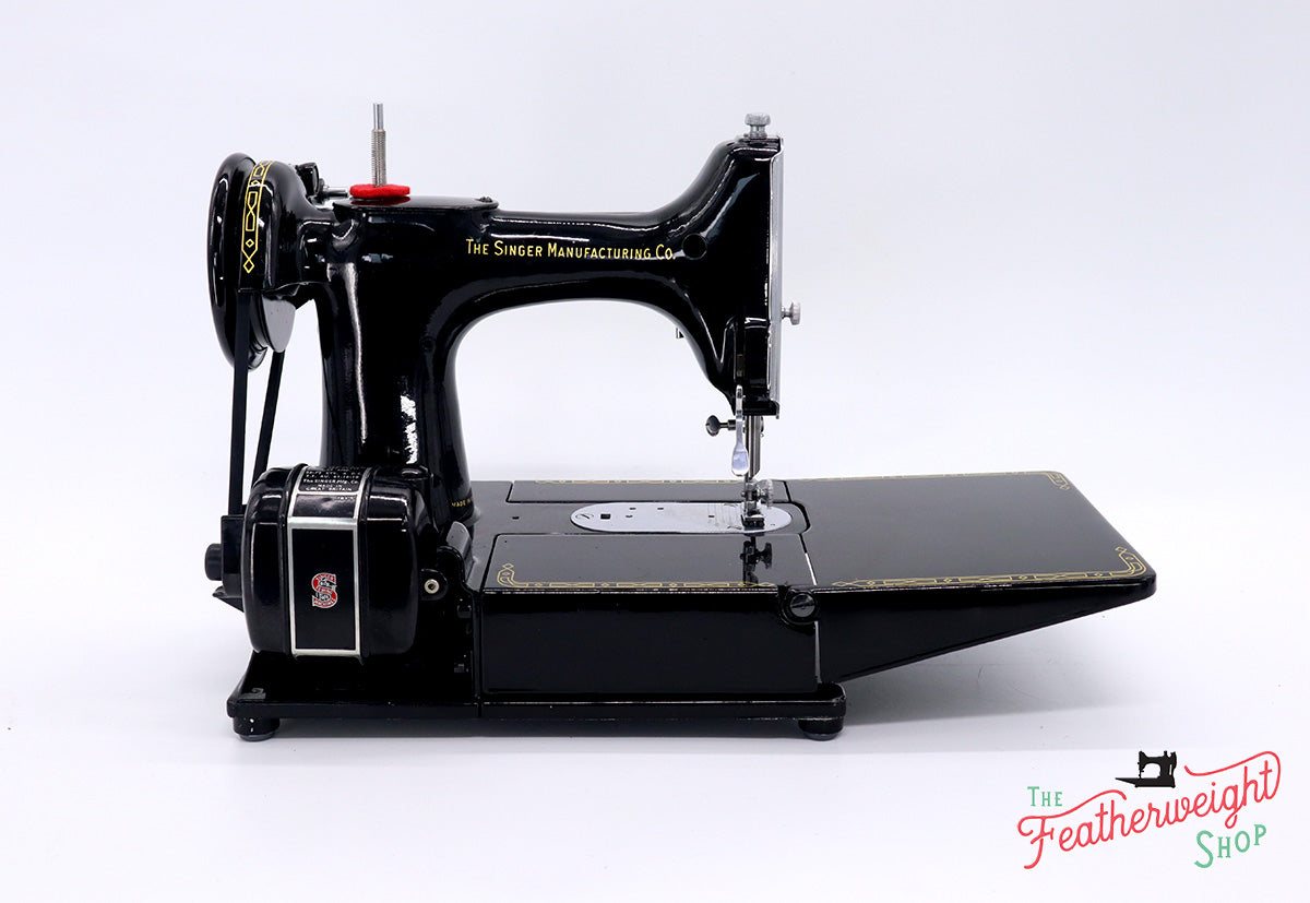 Singer Featherweight 222K Sewing Machine EL185***