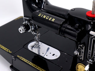 Load image into Gallery viewer, Singer Featherweight 222K Sewing Machine EL185***