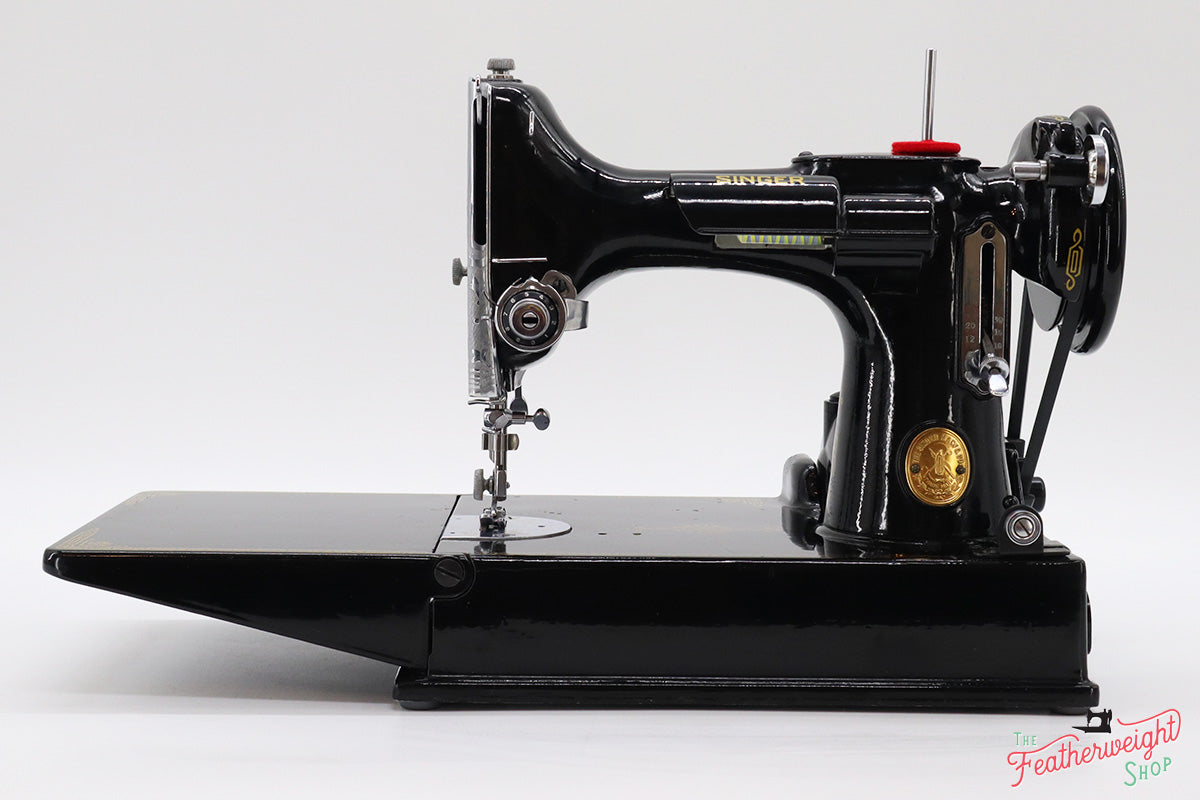 Singer Featherweight 221K Sewing Machine, French EF707***