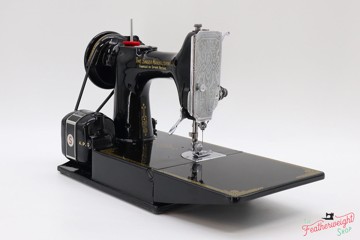 Singer Featherweight 221K Sewing Machine, French EF707***