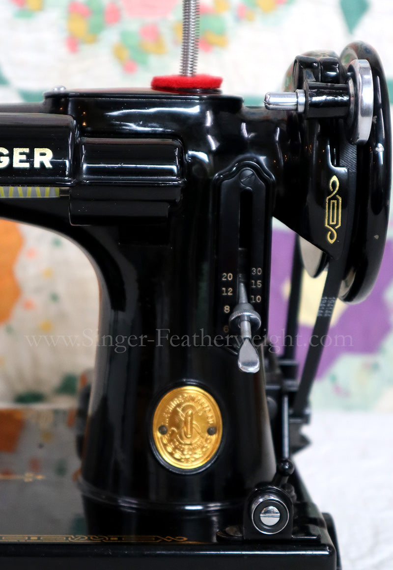 Singer Featherweight 221 Sewing Machine, Rare BLACKSIDE AG012***