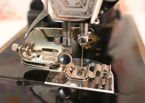 Zigzagger - Chadwick fits the Singer Featherweight 221 and 222 (vintage)