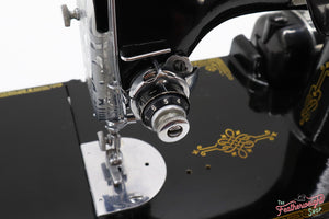 Singer Featherweight 221K Sewing Machine, French EF707***