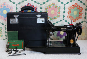 Singer Featherweight 221 Sewing Machine, Rare BLACKSIDE AG012***