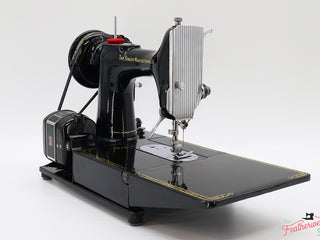 Load image into Gallery viewer, Singer Featherweight 222K Sewing Machine EL1841**