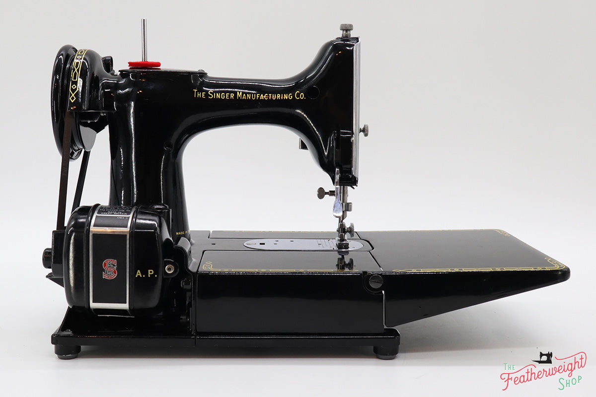 Singer Featherweight 222K Sewing Machine EL1841**