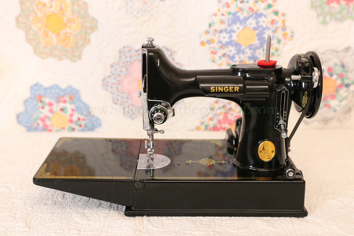 Singer Featherweight 221 Sewing Machine, AG007***