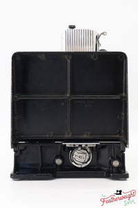 Singer Featherweight 221 Sewing Machine, AL550*** - 1953
