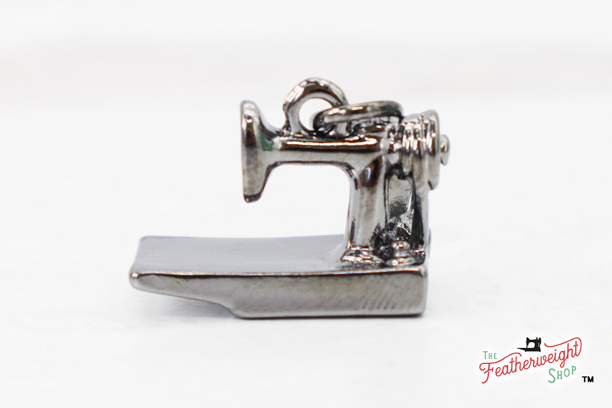 Zipper Pull & Charm, Singer Featherweight