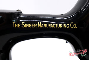 Singer Featherweight 221K Sewing Machine, EH891***