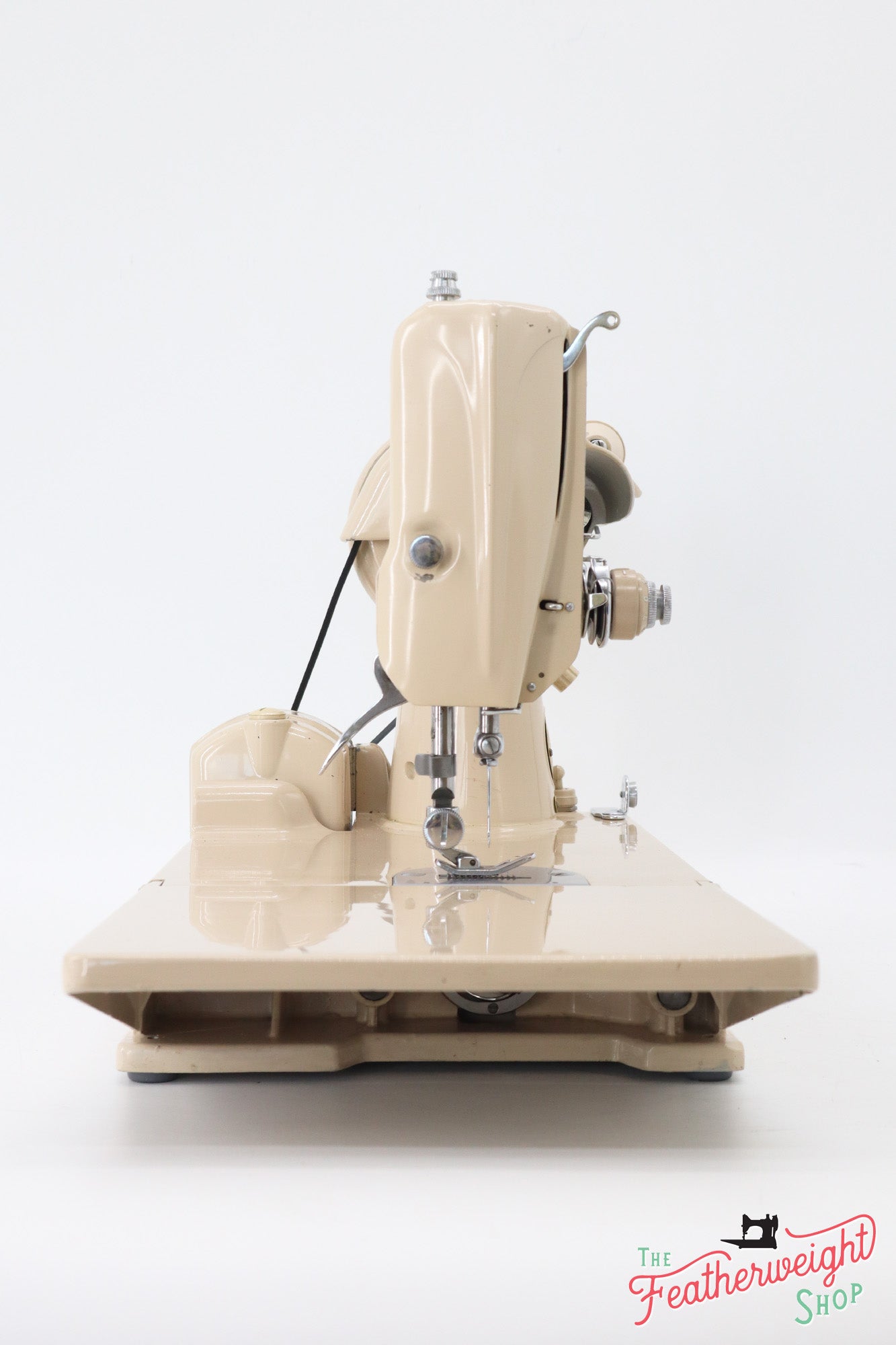 Singer Featherweight 221J Sewing Machine, Tan - JE156***