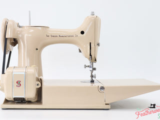 Load image into Gallery viewer, Singer Featherweight 221J Sewing Machine, Tan - JE156***