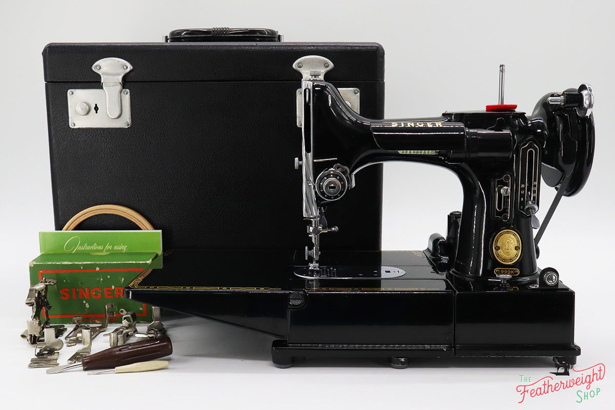 Singer Featherweight 222K Sewing Machine EK635***