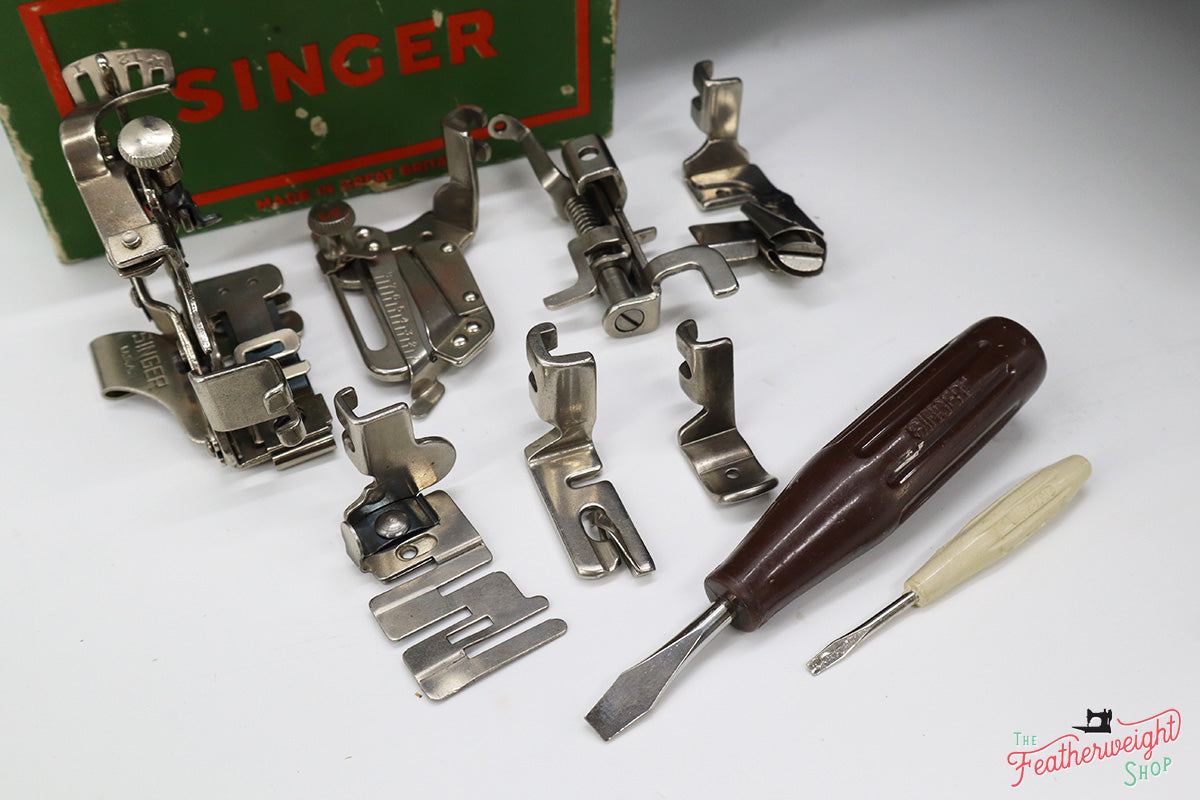 Singer Featherweight 222K Sewing Machine EK635***