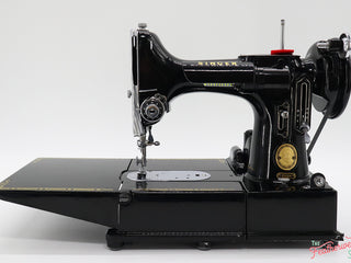 Load image into Gallery viewer, Singer Featherweight 222K Sewing Machine EK635***