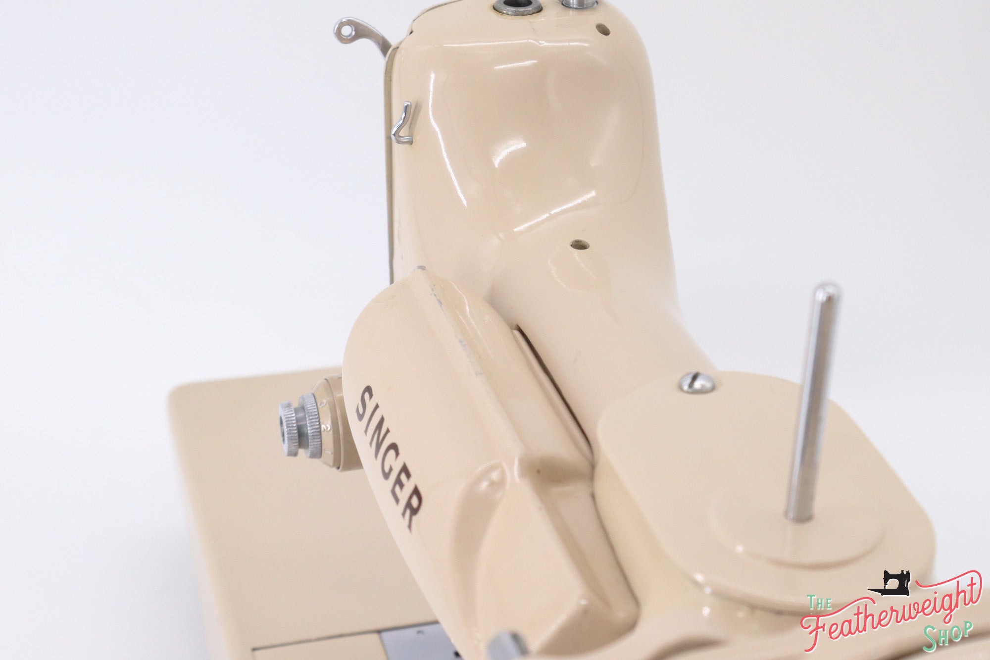 Singer Featherweight 221J Sewing Machine, Tan - JE156***