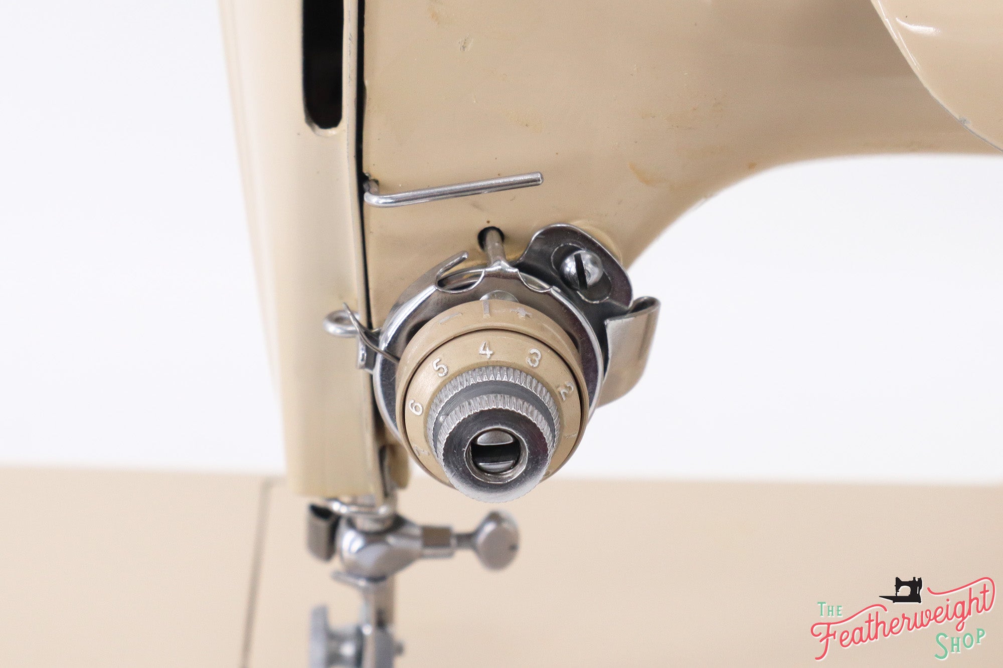 Singer Featherweight 221J Sewing Machine, Tan - JE156***