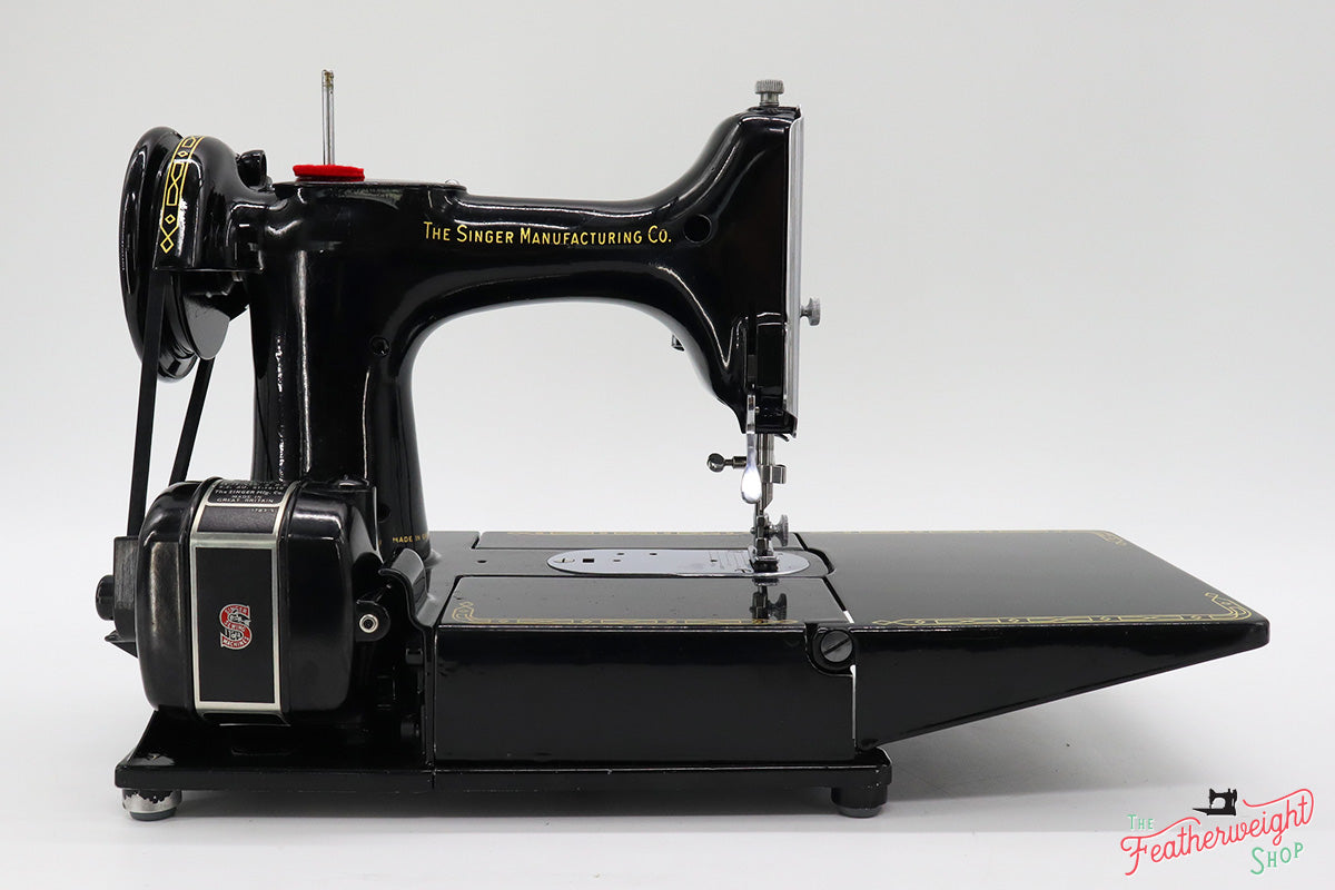 Singer Featherweight 222K Sewing Machine EK635***