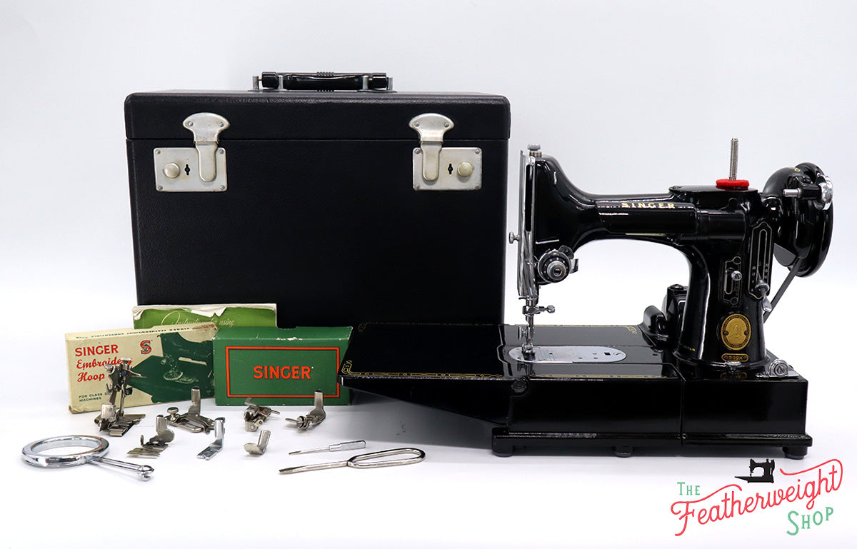 Singer Featherweight 222K Sewing Machine EK3213**