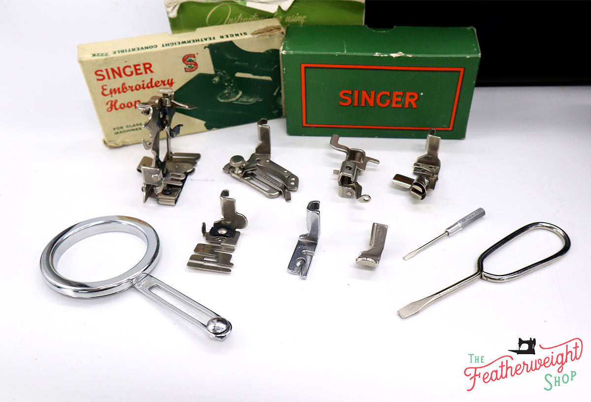 Singer Featherweight 222K Sewing Machine EK3213**