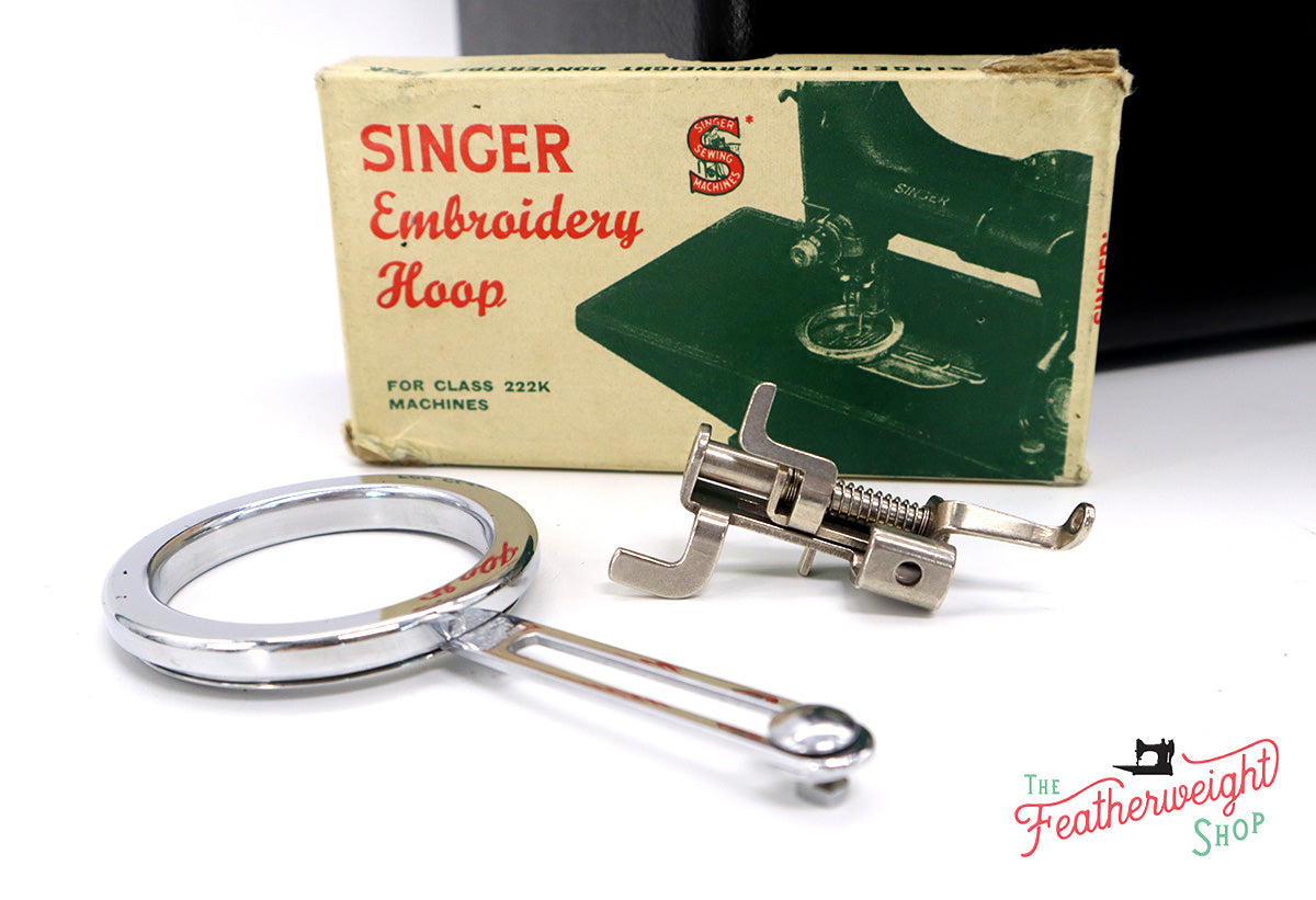 Singer Featherweight 222K Sewing Machine EK3213**