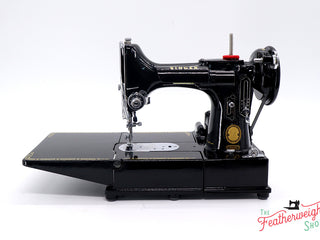 Load image into Gallery viewer, Singer Featherweight 222K Sewing Machine EK3213**
